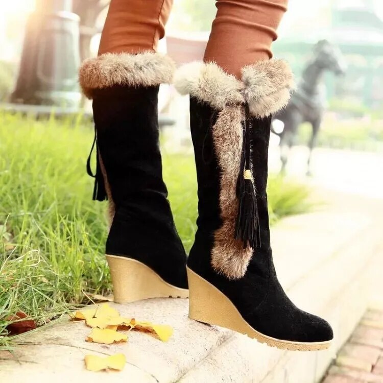 Stylish Black Fur-Trimmed Winter Boots