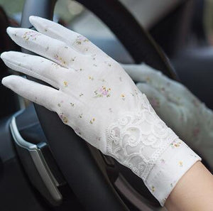 Vintage Roses & Lace Cotton Anti-UV Slip-resistant Wrist Length Driving Gloves (22 Styles)