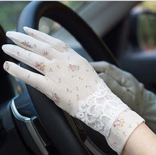 Vintage Roses & Lace Cotton Anti-UV Slip-resistant Wrist Length Driving Gloves (22 Styles)