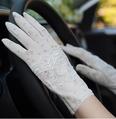 Vintage Roses & Lace Cotton Anti-UV Slip-resistant Wrist Length Driving Gloves (22 Styles)